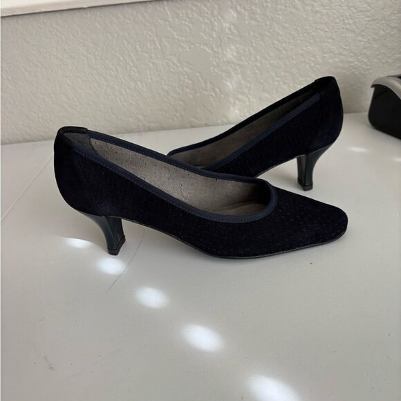Stuart Weitzman Suede Crosshatch Perforated Pumps - Picture 4 of 8